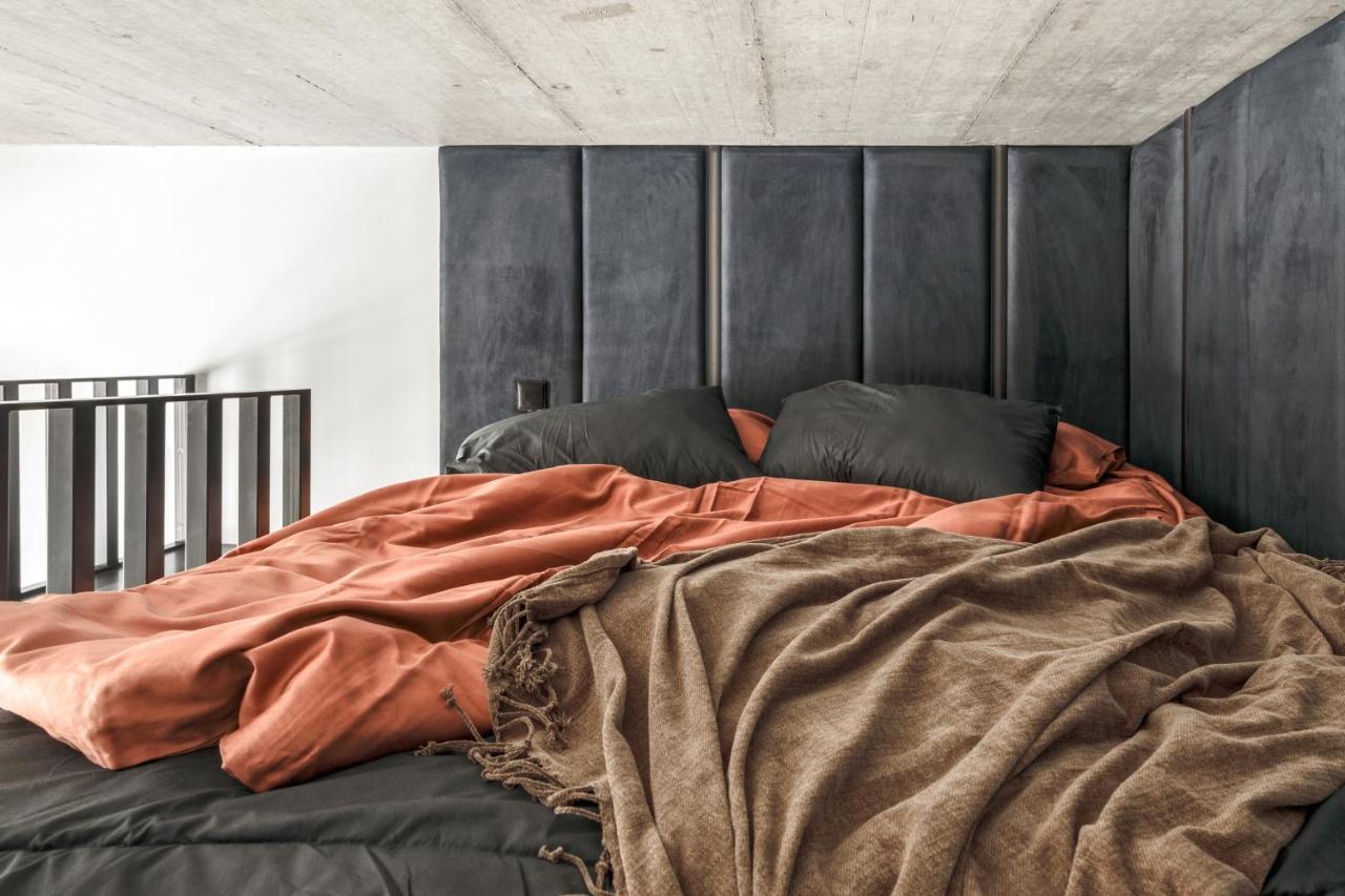 Ivis House Modern Apartment In Vilnius Old Town With Balcony VNO Buitenkant foto