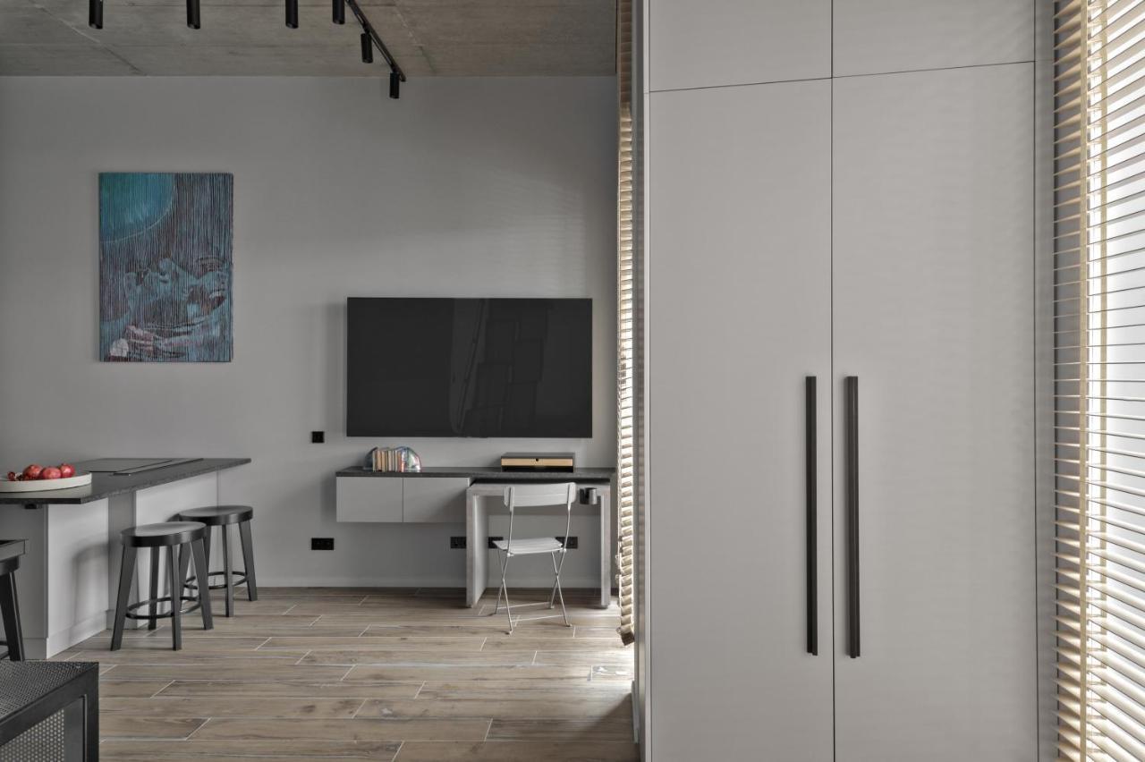 Ivis House Modern Apartment In Vilnius Old Town With Balcony VNO Buitenkant foto