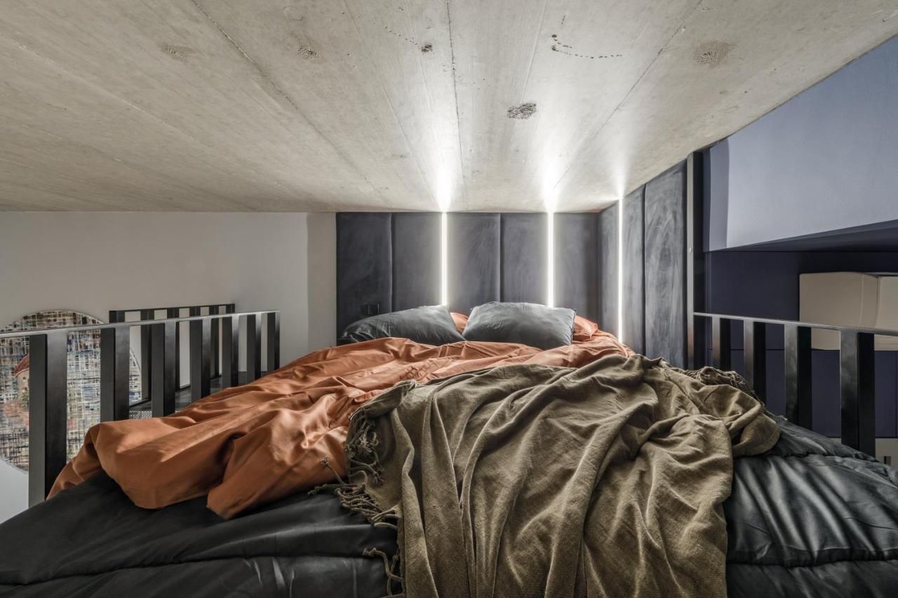 Ivis House Modern Apartment In Vilnius Old Town With Balcony VNO Buitenkant foto