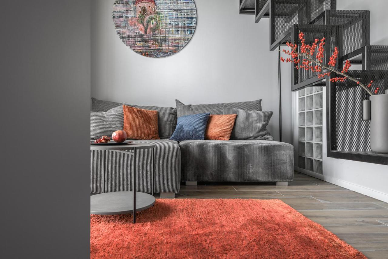 Ivis House Modern Apartment In Vilnius Old Town With Balcony VNO Buitenkant foto
