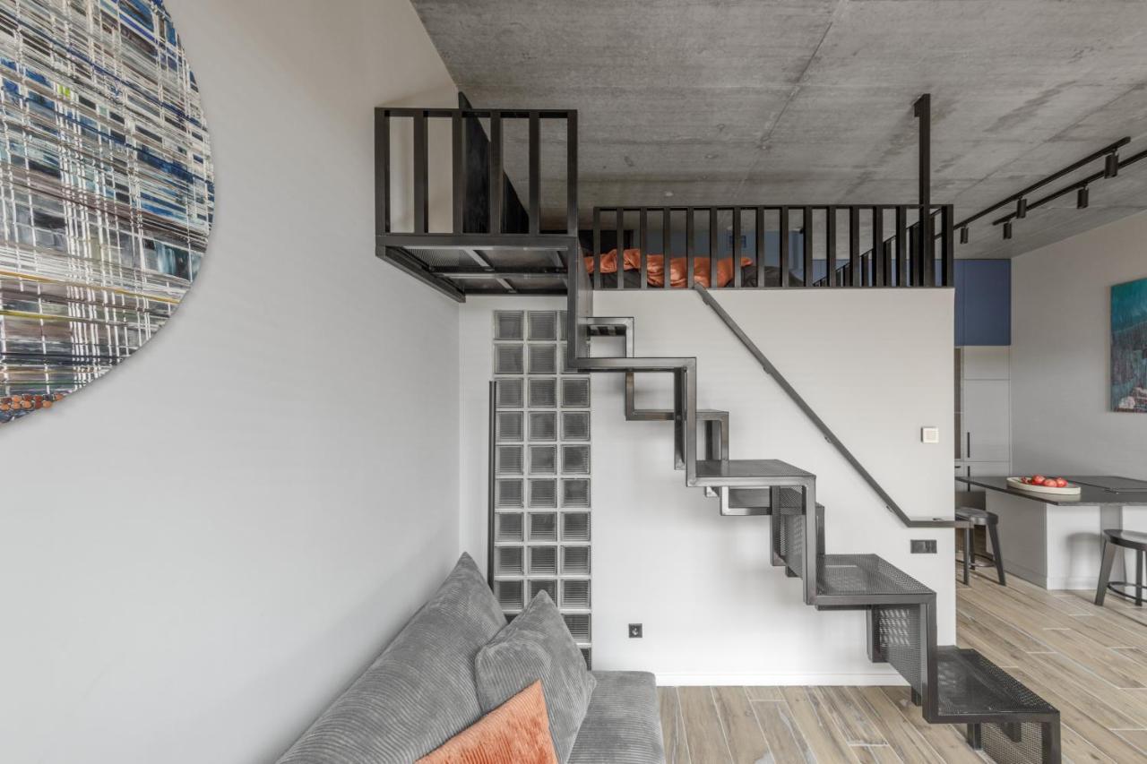 Ivis House Modern Apartment In Vilnius Old Town With Balcony VNO Buitenkant foto